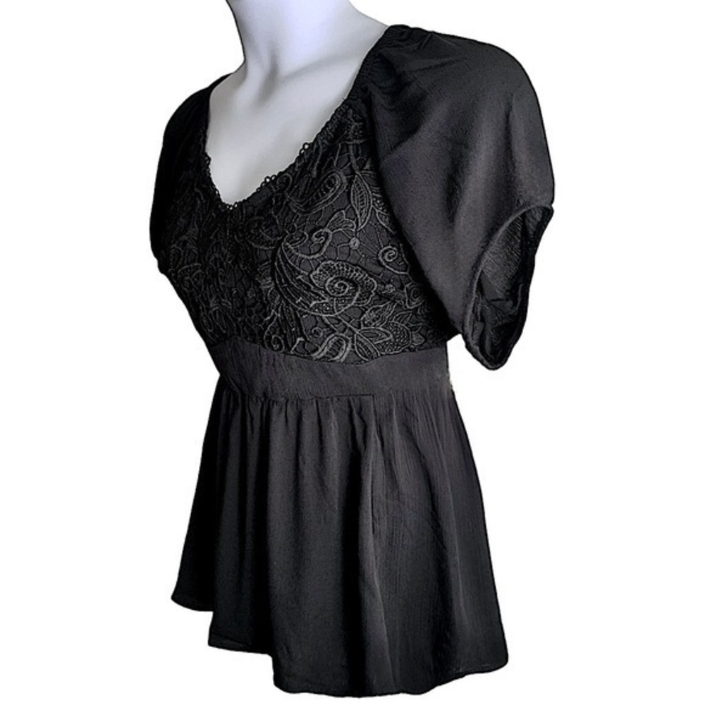 TORRID Crinkle Gauze With Lace Puff Short Sleeve‎ Blouse NWT - Picture 3 of 8